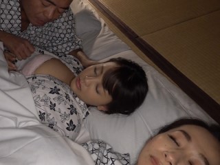 Ayah Tiri Menggoda Anak Perempuan Istrinya untuk Berseks